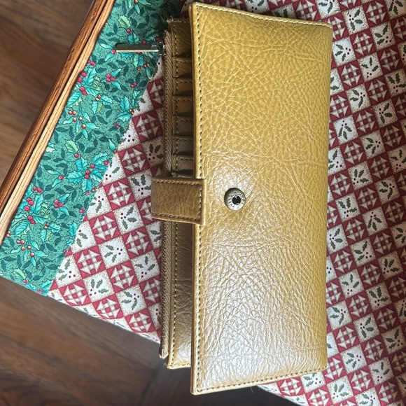 Matt & Nat Harvest color vegan leather wallet & purse with removable strap. EUC. - Picture 5 of 16